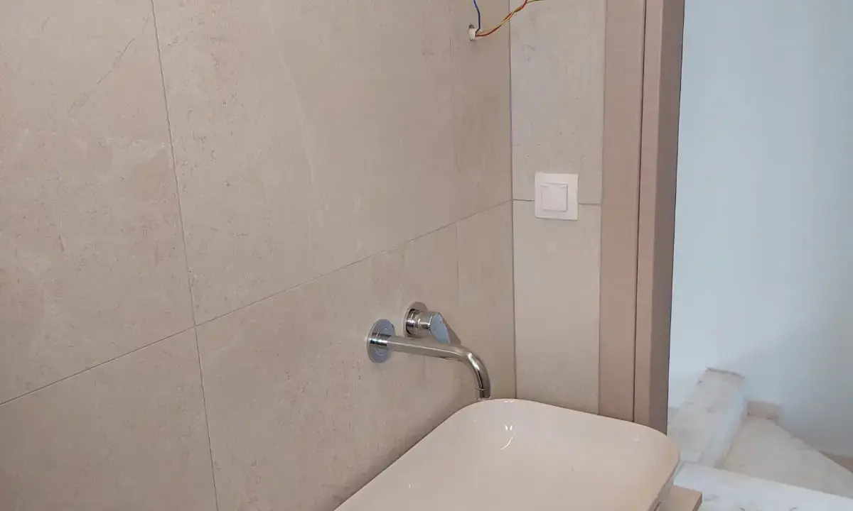 8b63b31e-32c5-4222-812b-20978c3bb47c