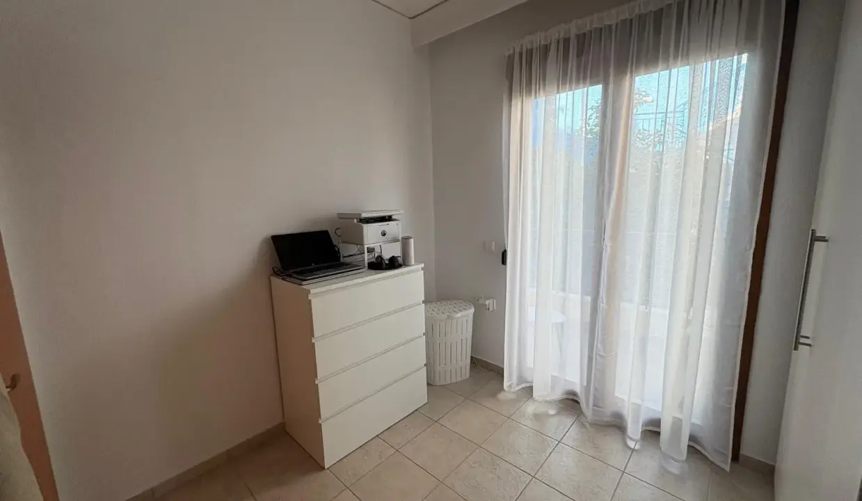 21806ffb-ec14-482c-bcbc-f03a3618f42b