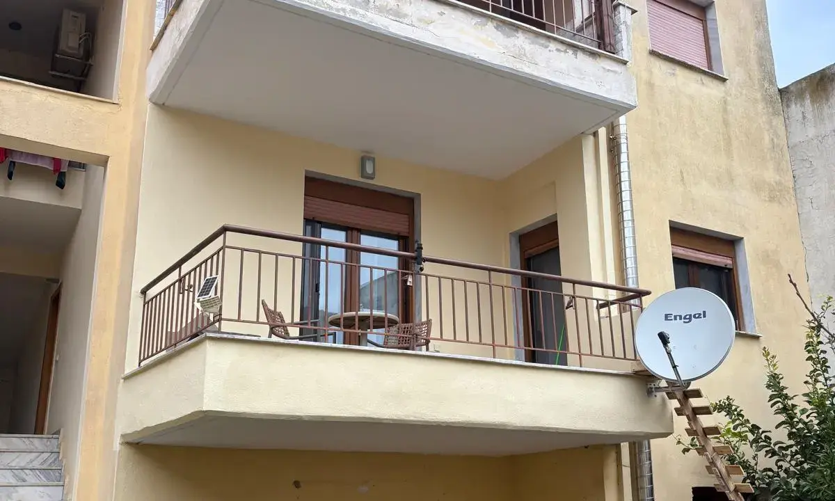 8e3d5e81-ac74-445a-832a-e33cd2f8350e