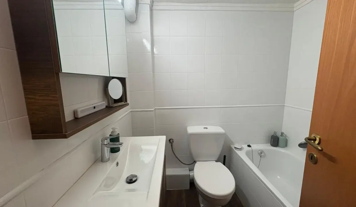 b31d24e9-ec72-463e-bc25-8f266db6f3a4