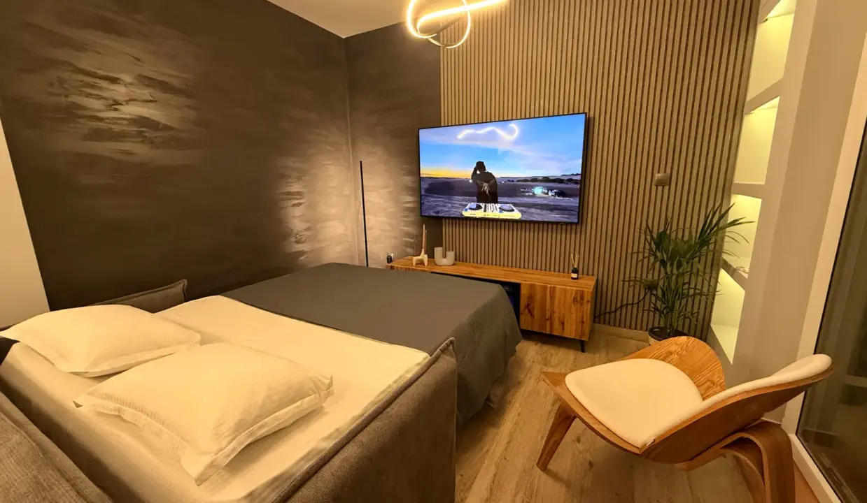 319670281_1600x1200.jpg-2