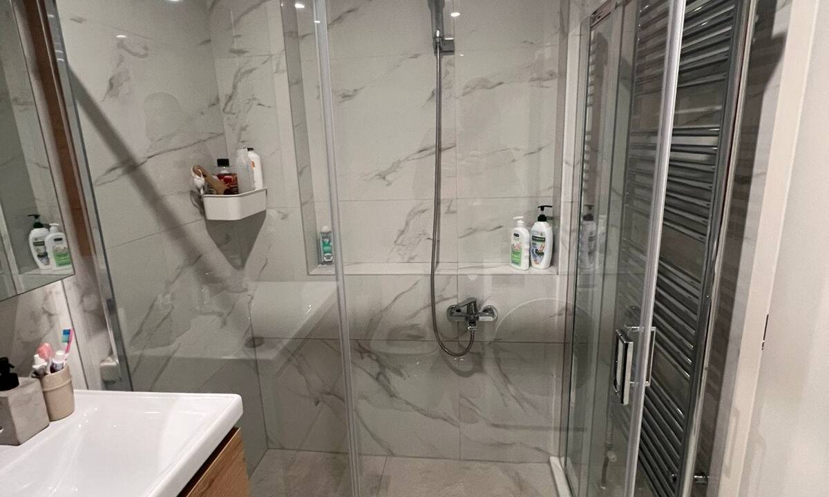 5cce2ac7-c7f7-43e3-b3f4-fdaa365d7000