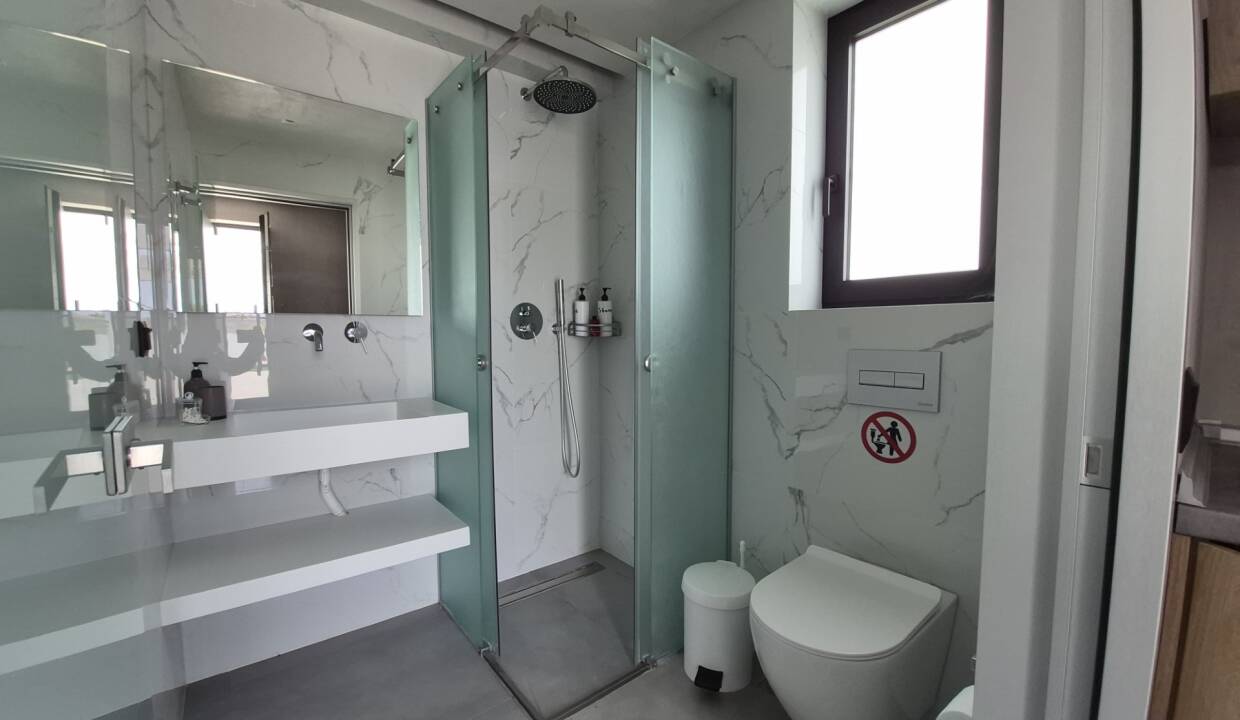 cdf035af-8b5c-478c-8fb0-f334aeb4174a