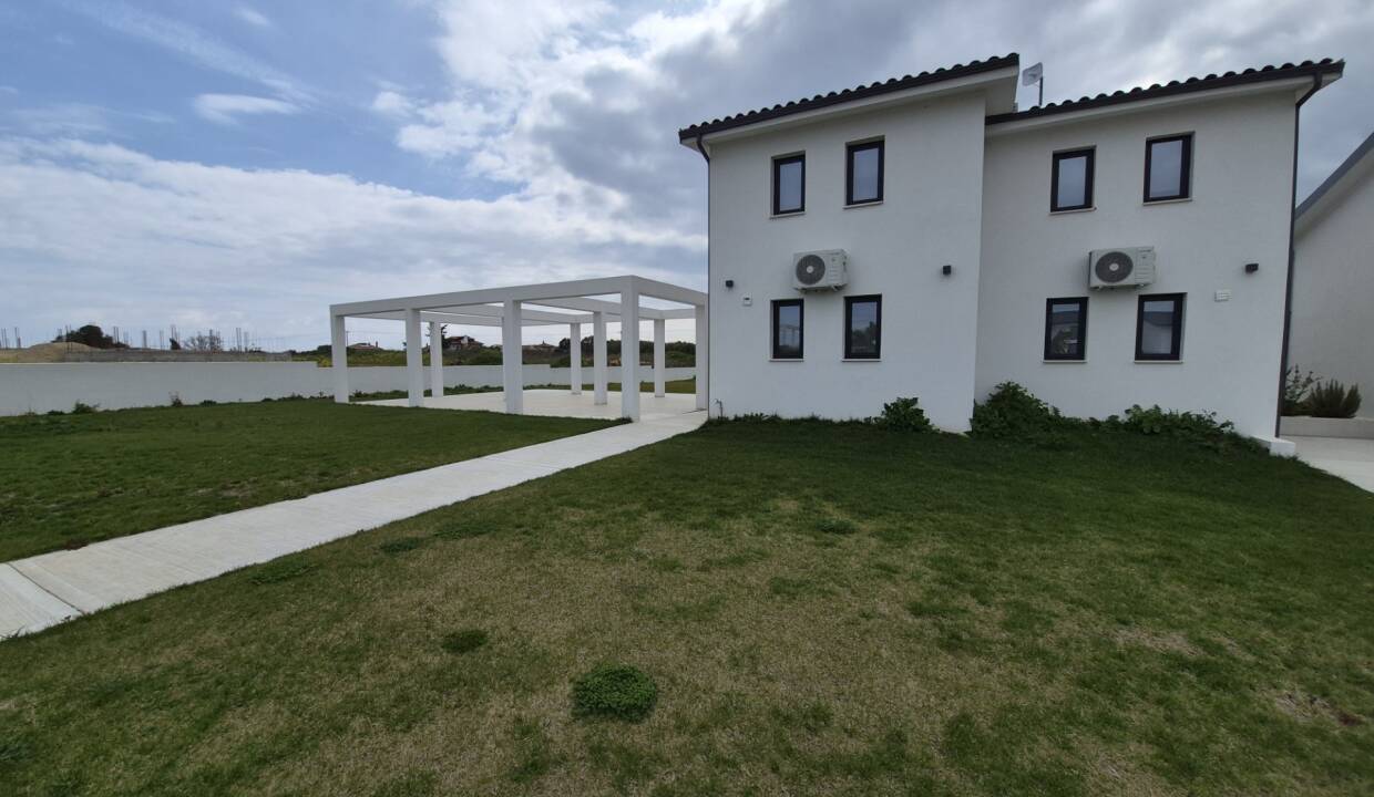 cf6f8ba8-5db0-4d3b-b8b1-833dac9317ae