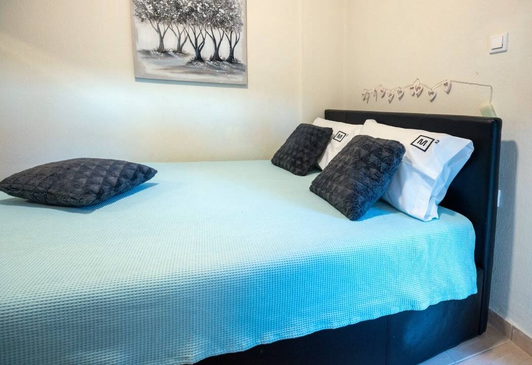 f0bd8d86-c4b1-4091-a84d-841d8bb8b8e4