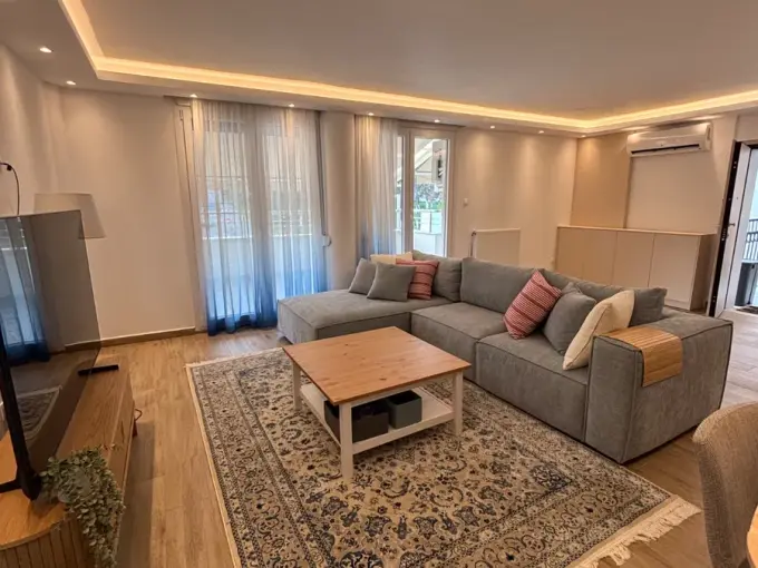 347131779 1600x1200.jpg